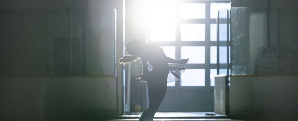 Kaya Scodelario in „Spinning Out“ – Bild: Christos Kalohoridis/Netflix