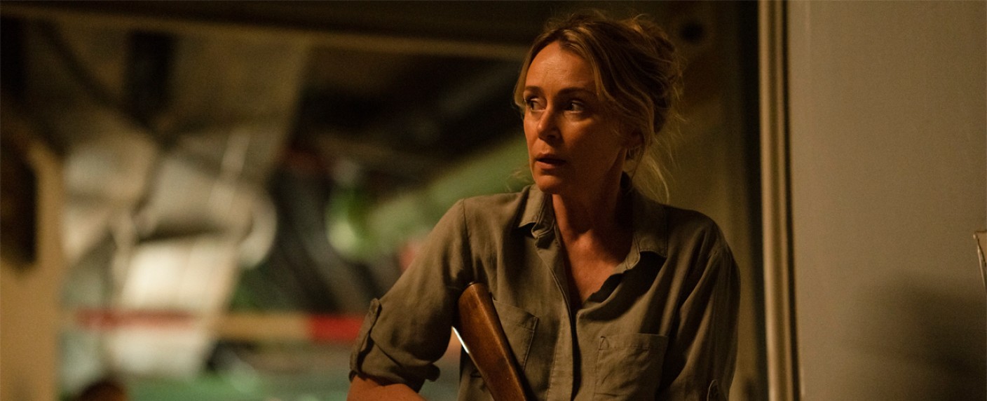 „Crossfire – Tod in der Sonne“: Urlaub auf eigene Gefahr – Review – Britische Miniserie im ZDF entfacht spannenden Überlebenskampf – Bild: BBC