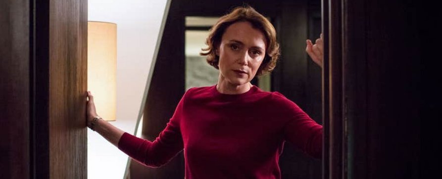 „The Assassin“: Keeley Hawes („Bodyguard“) und Freddie Highmore („Good Doctor“) in Action-Serie des ZDF – Auftragskillerin und entfremdeter Sohn auf der Flucht – Bild: BBC One