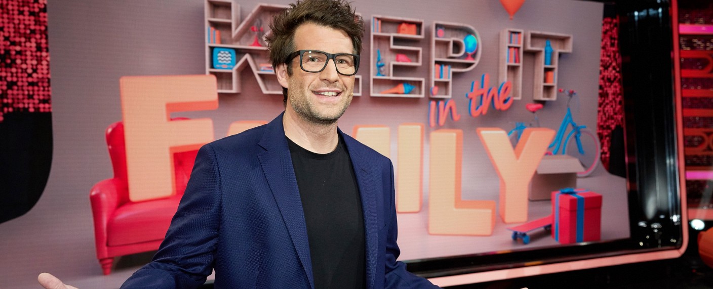 „Keep it in the Family“ mit Daniel Hartwich startet im Juli – Mit Promis aus „Let’s Dance“, „DSDS“ und „IBES“ – Bild: RTL/​Guido Engels