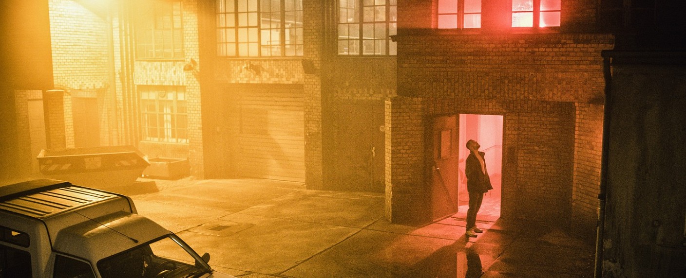 Tempel – Review – Erste Drama-Eigenproduktion für ZDFneo bietet kraftvoll zupackende Genrekost – von Gian-Philip Andreas – Bild: ZDFneo/​Oliver Betke