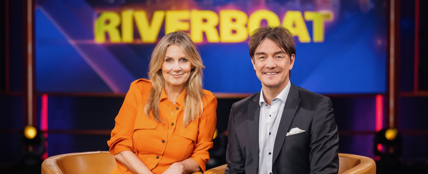 „Riverboat“ heute: Alle Gäste am 28.11.2025 – „Bares für Rares“-Händler zu Gast bei Kim Fisher und Matze Knop – Bild: MDR/​Stephan Flad