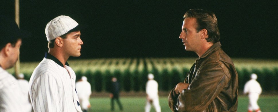 Kinofilm „Feld der Träume“ mit Kevin Costner (r.) und Ray Liotta (l.) – Bild: Universal Pictures