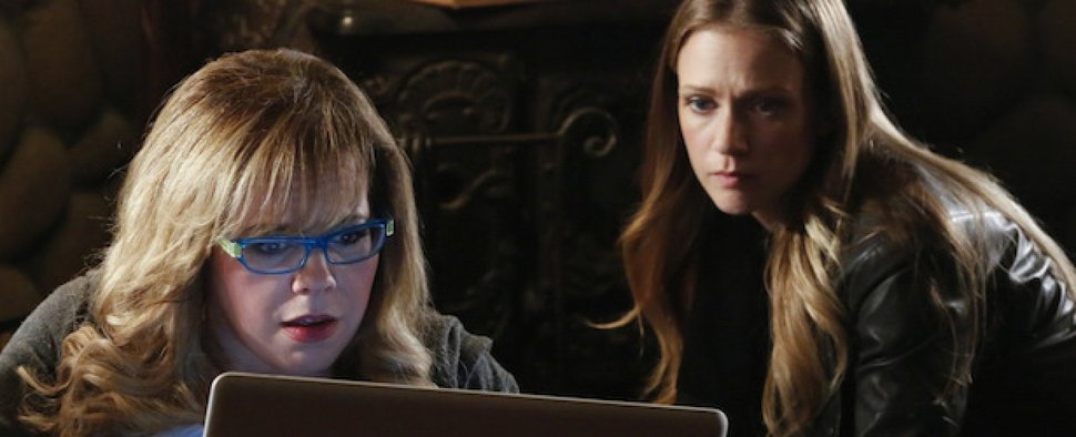 Kirsten Vangsness und A.J. Cook in „Criminal Minds“ – Bild: CBS