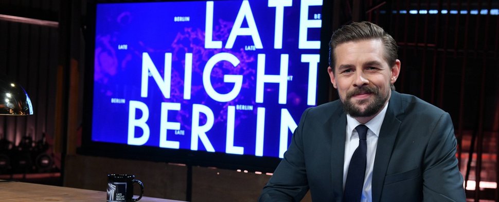 Klaas Heufer-Umlauf im „Late Night Berlin“-Studio – Bild: ProSieben/Claudius Pflug