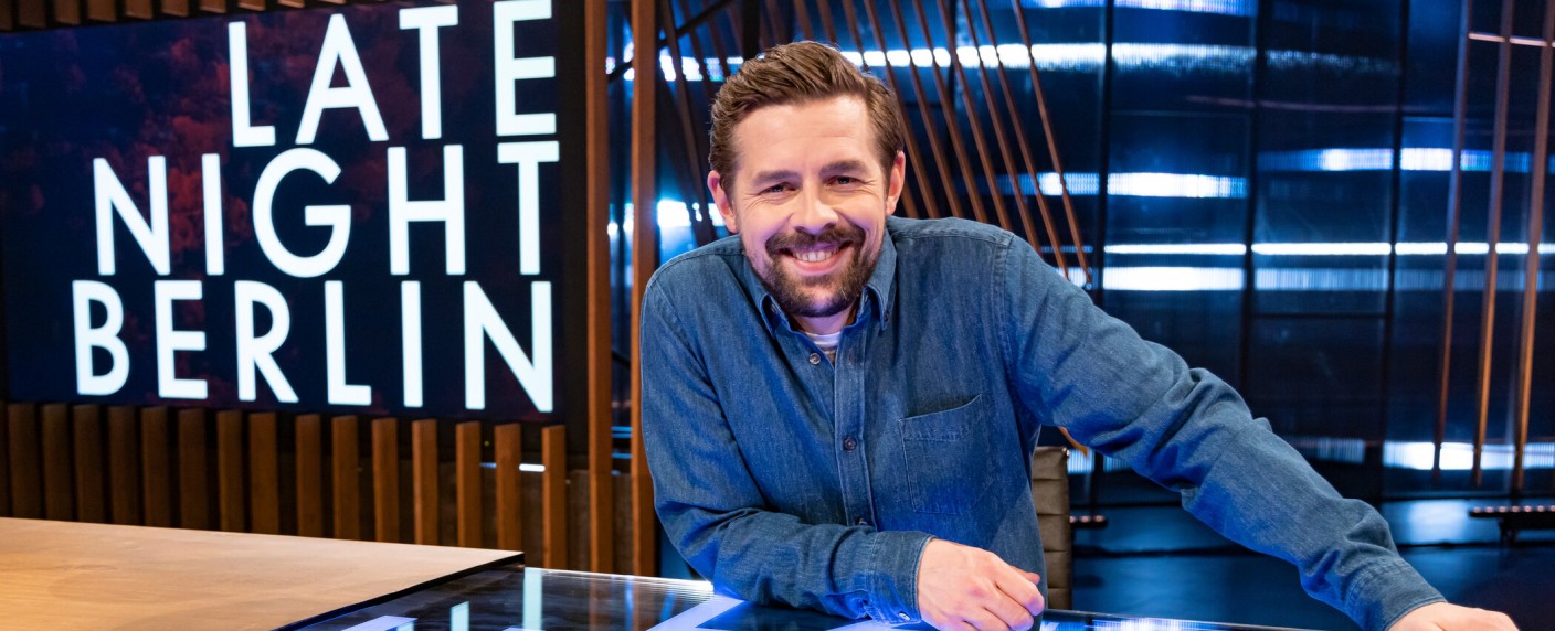 Quoten: „Late Night Berlin“ und „GewissensBISSE“ erwischen mageren Start – „Justice League“ sorgt für Gerechtigkeit und Quote – Bild: ProSieben/​Richard Hübner
