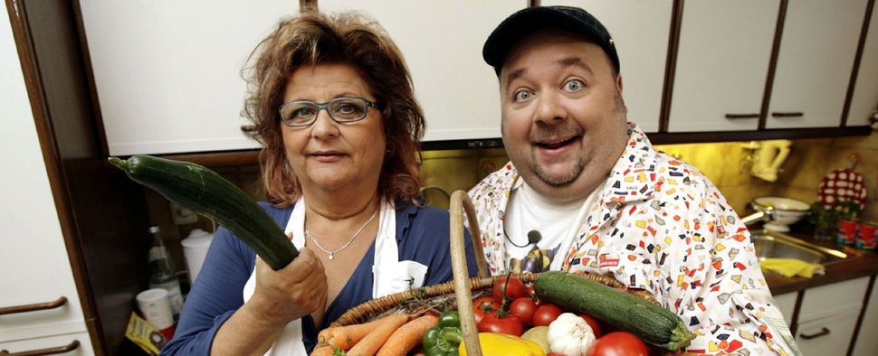 Kochspaß mit Dirk Bach und seinem Gast Joy Fleming – Bild: T&T für Pro
