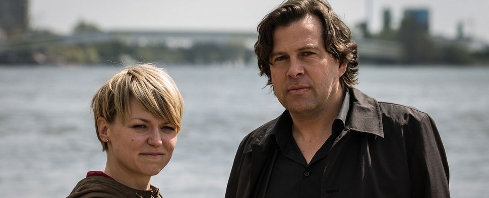 „Kommissarin Heller“: Winnie Heller (Lisa Wagner) und Hendrik Verhoeven (Jochen Wagner) – Bild: obs/ZDF