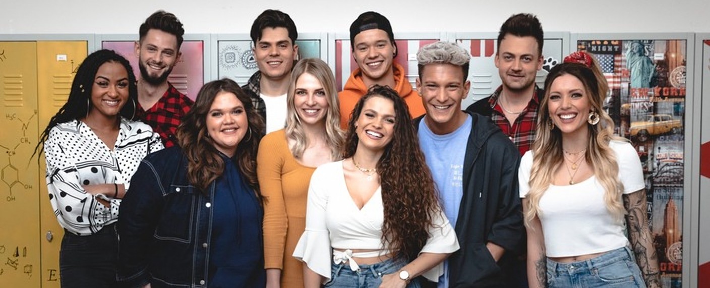 „Krass Schule“: Die „jungen Lehrer“ melden sich bei RTL Zwei zurück – Vierte Staffel der Daily-Soap startet im Februar – Bild: obs/​RTLZWEI