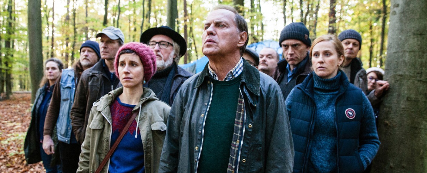 Vor dem Start: „Labaule & Erben“: Mediensatire von Harald Schmidt – Uwe Ochsenknecht als überforderter Verlagserbe – Bild: SWR/​Violet Pictures/​Maor Waisburd