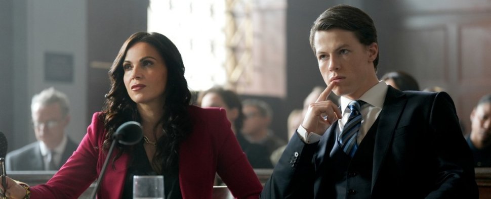 Lana Parrilla und Milo Callaghan in der ersten Staffel von „The Rainmaker“ – Bild: USA Network