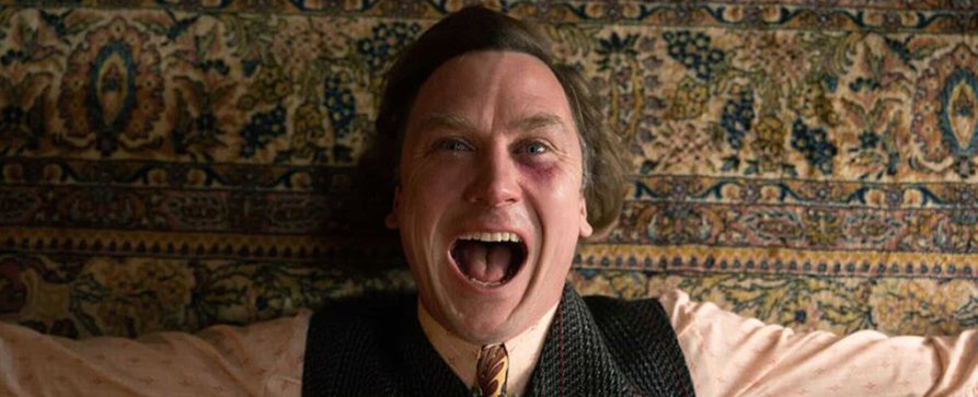 „Babylon Berlin“-Star Lars Eidinger wird zum Superman-Schurken für James Gunn – Schurkenrolle für renommierten Schauspieler in „Man of Tomorrow“ – Bild: ADR/​Sky