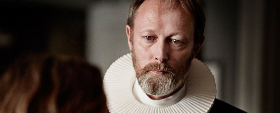 Lars Mikkelsen als Johannes in „Die Wege des Herren“ – Bild: Studio Canal