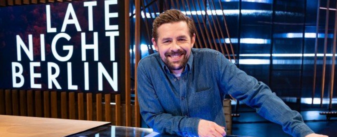 „Late Night Berlin“: Klaas Heufer-Umlauf meldet sich aus der Sommerpause zurück – Neue Staffel der ProSieben-Show in Sicht – Bild: ProSieben/​Richard Hübner