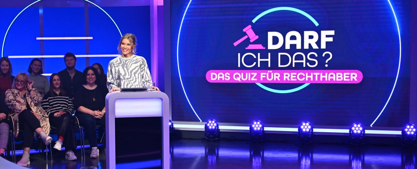 „Darf ich das?“ mit Laura Karasek: Starttermin für neues „Quiz für Rechthaber“ verkündet – Neue Sat.1-Quizshow für den späten Abend – Bild: Joyn/​Willi Weber