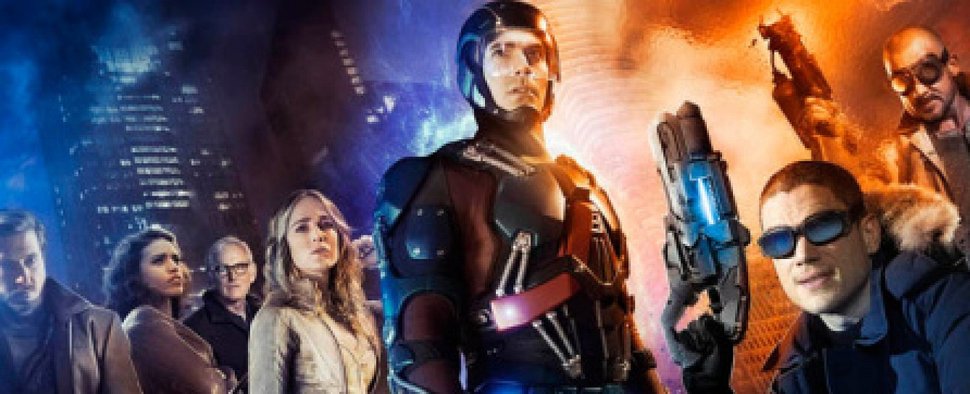 „Legends of Tomorrow“: Sara Lance als White Canary links neben Ray Paler als The Atom – Bild: Warner Bros. TV