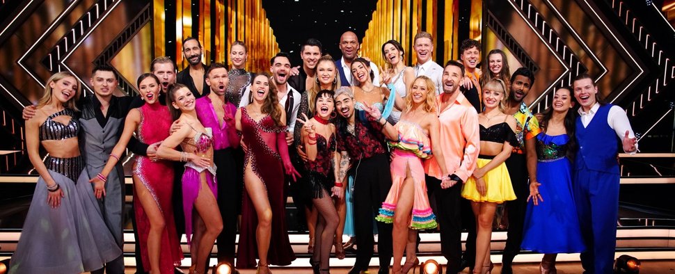„Let’s Dance“: Diese 13 Tanzpaare haben es in die nächste Runde geschafft. – Bild: RTL/Stefan Gregorowius
