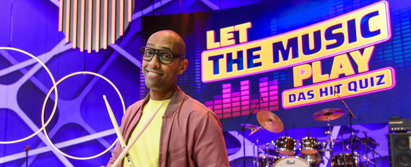 [UPDATE] „Let the music play“: Übrige Folgen werden spätabends versendet – Musik-Quiz mit Amiaz Habtu nach neuer Pilawa-Show – Bild: Sat.1/​Julia Feldhagen