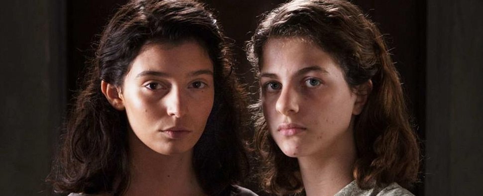 Raffaella „Lila“ Cerullo (Gaia Girace) und Elena „Lenù“ Greco (Margherita Mazzucco) in „Meine geniale Freundin“ – Bild: RAI/HBO
