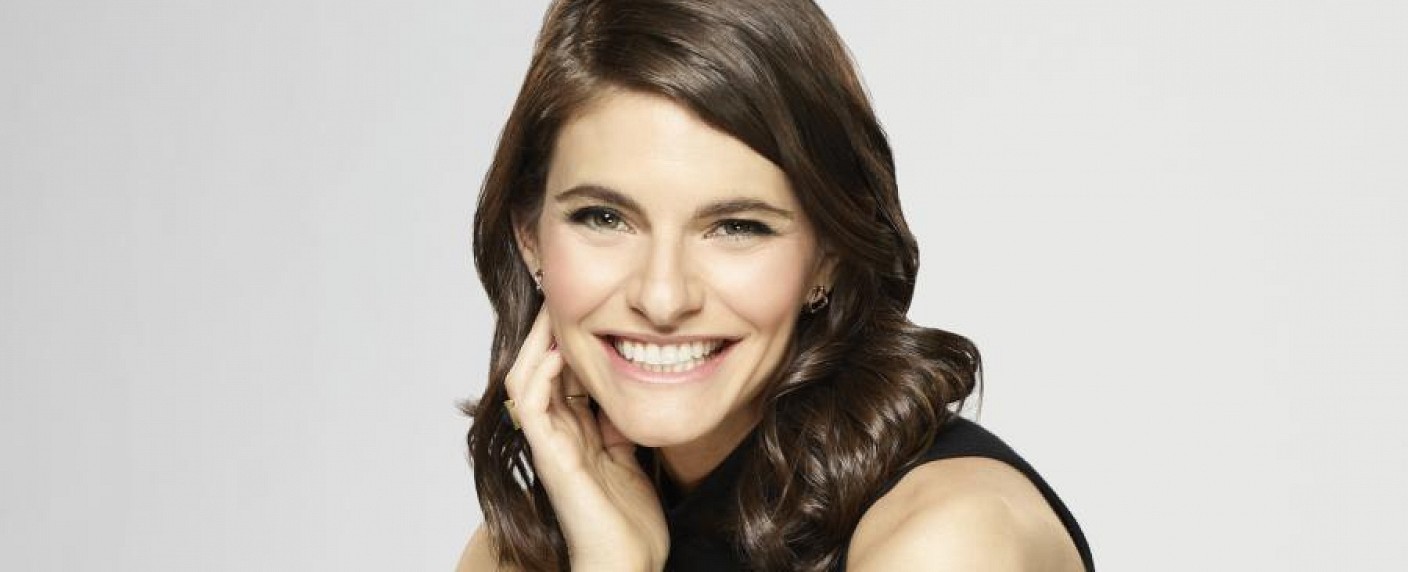 „The Big Bang Theory“ engagiert Ehefrau für Pennys Ex – Lindsey Kraft spielt mehrere Episoden lang Zacks Angetraute – Bild: CBS