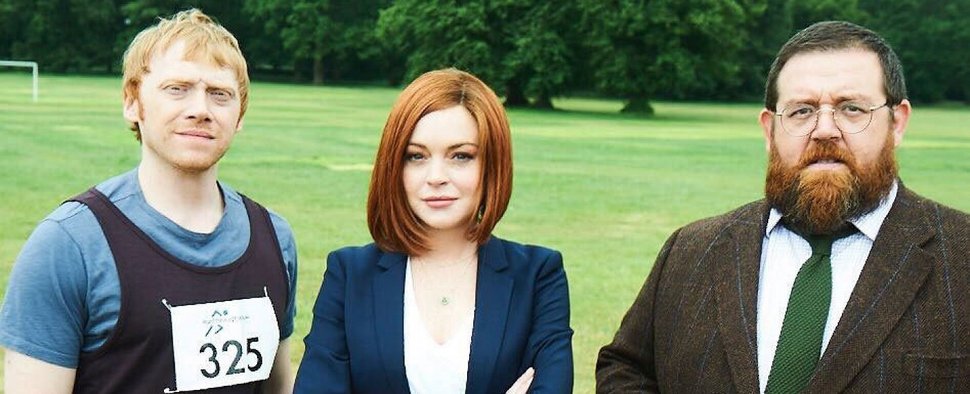 Lindsey Lohan mit Rupert Grint (l.) und Nick Frost (r.) – Bild: Sky