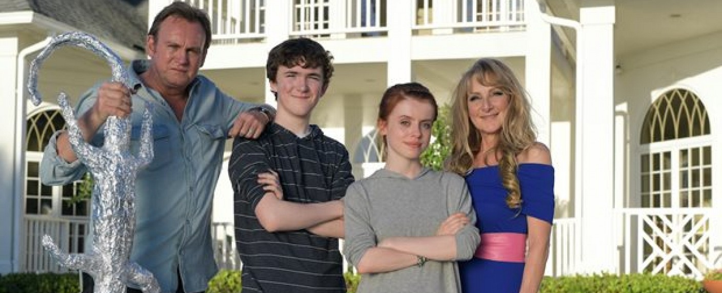 „Living the Dream“: Sky bestellt neue Comedy mit Philip Glenister („Outcast“) – Lesley Sharp („Scott & Bailey“) wandert mit ihrer Familie nach Florida aus – Bild: Sky