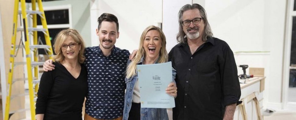 Hallie Todd, Jake Thomas, Hilary Duff und Robert Carradine hatten im Oktober 2019 gehofft, ihre Serienfortsetzung zu „Lizzie McGuire“ angehen zu können – Bild: Disney