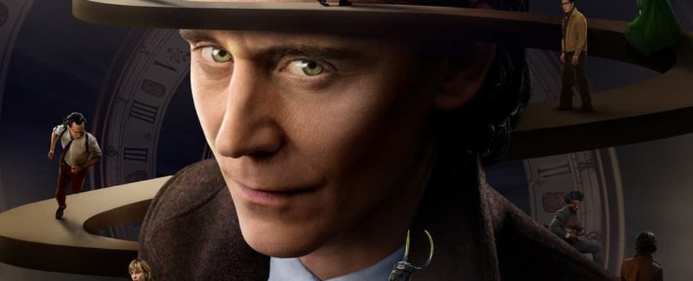 „Loki“ (Tom Hiddleston) wird in der zweiten Staffel zum unfreiwilligen Zeitreisenden – Bild: Marvel