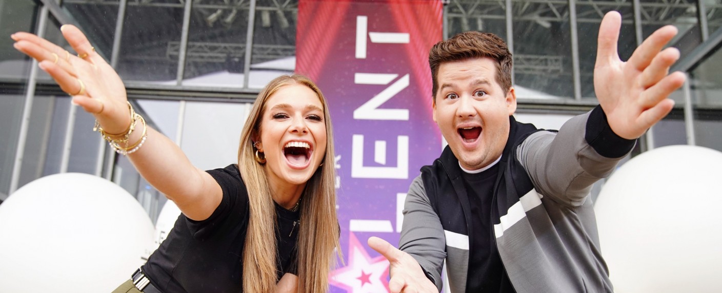 „Das Supertalent“: Chris Tall und Lola Weippert werden neue Moderatoren – Umbau der RTL-Show mit neuer Jury abgeschlossen – Bild: TVNOW/​Stefan Gregorowius