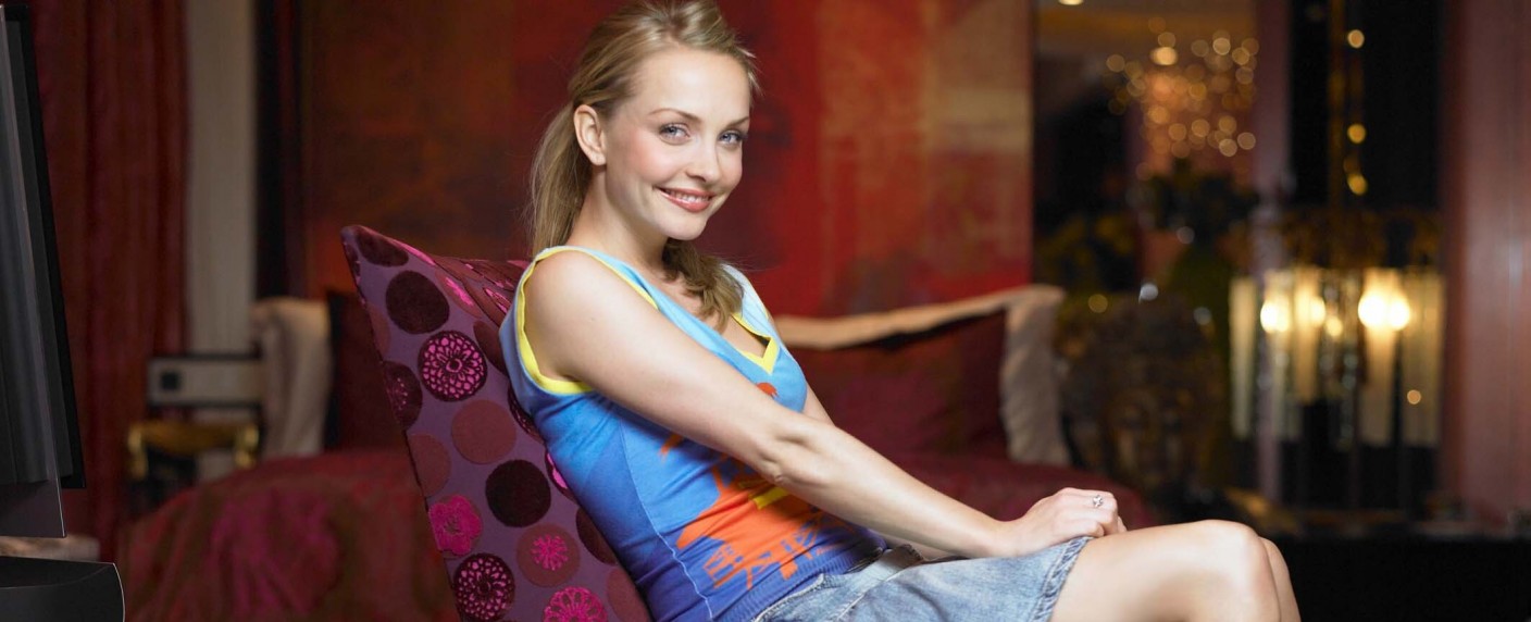 „Lotta in Love“: Telenovela mit Janin Ullmann zurück im deutschen Fernsehen – Wiederholung der glücklosen ProSieben-Serie – Bild: ProSieben/​Stephan Pick