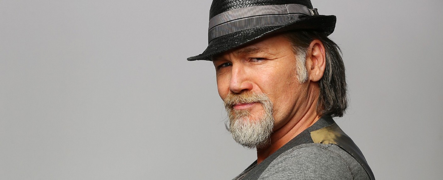 Luca Maric steigt bei „Unter uns“ ein – Ungehobelter Handwerker fasziniert Irene Weigel – Bild: RTL /​ Stefan Gregorowius