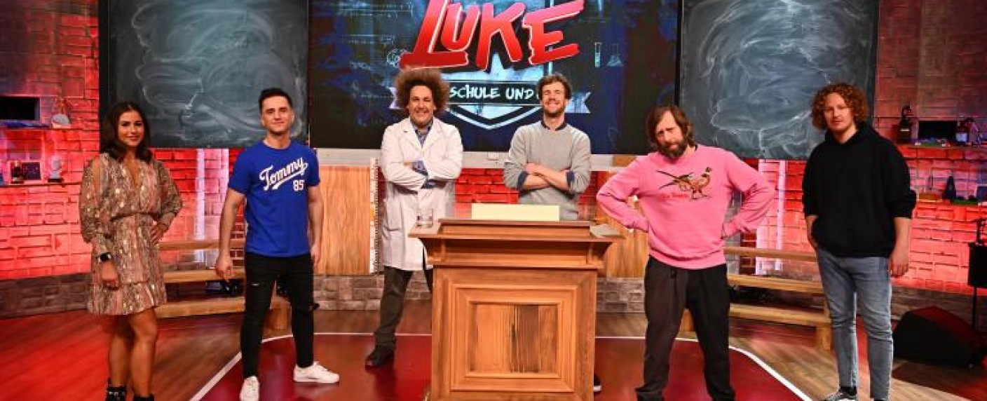 „Luke! Die Schule und ich“: Verändertes Konzept wegen Corona – Promis spielen als Vertretung für Schüler – Bild: Sat.1/​Willi Weber
