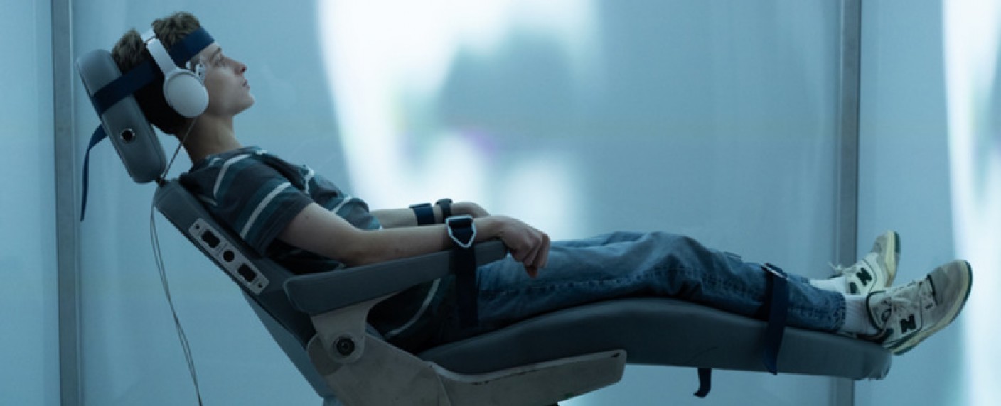 „Das Institut“: Neue Stephen-King-Adaption kommt schleppend in die Gänge – Review – Junge Menschen mit übernatürlichen Kräften werden in Forschungskomplex festgehalten – Bild: MGM+