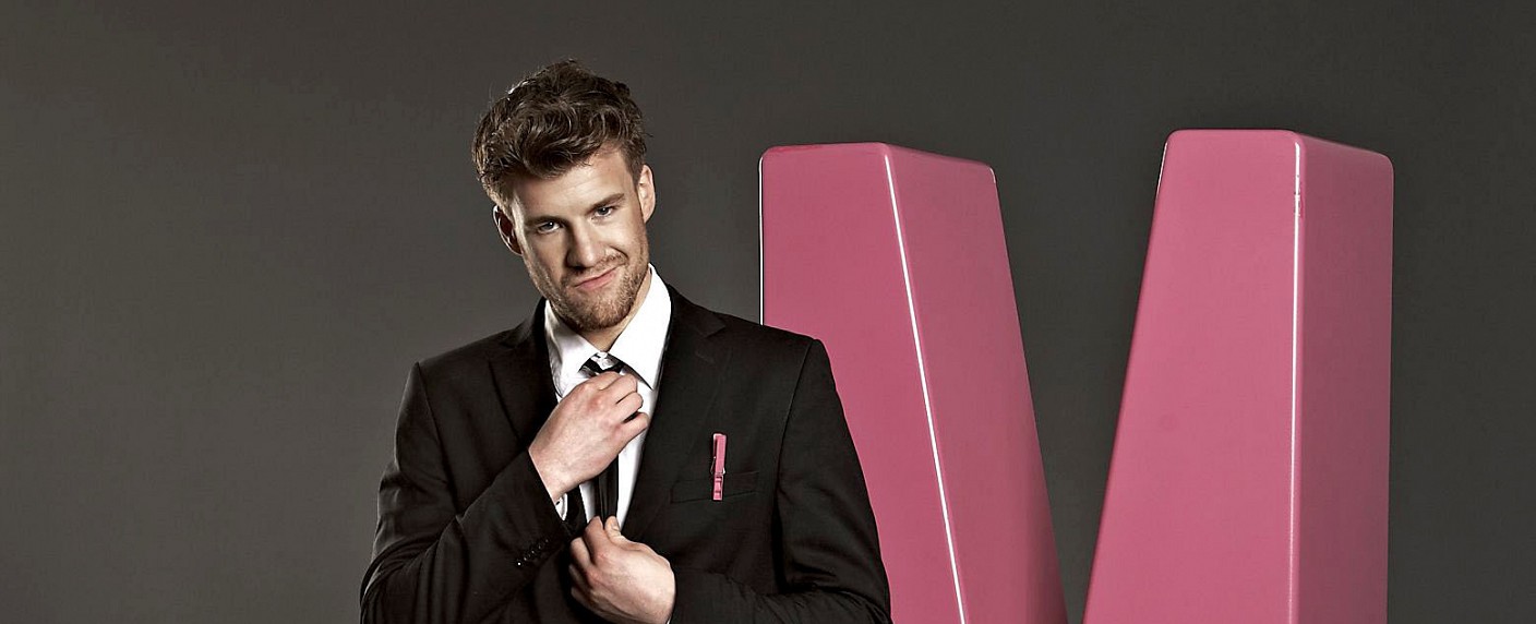 „NightWash“: Neue Folgen mit Luke Mockridge ab September – Comedy-Klassiker kehrt überarbeitet zurück – Bild: WDR/​Guido Schröder