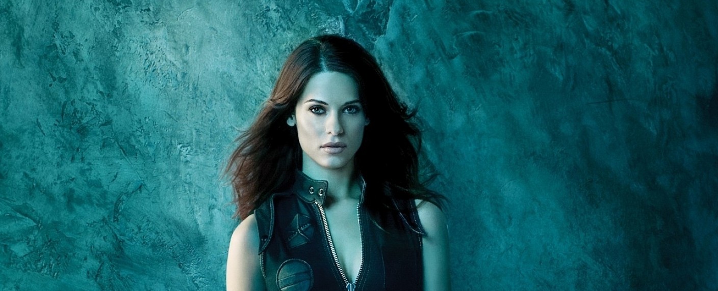 „Agent Carter“ rekrutiert Lyndsy Fonseca – „Nikita“-Darstellerin porträtiert Schauspielerin – Bild: Warner Bros. TV