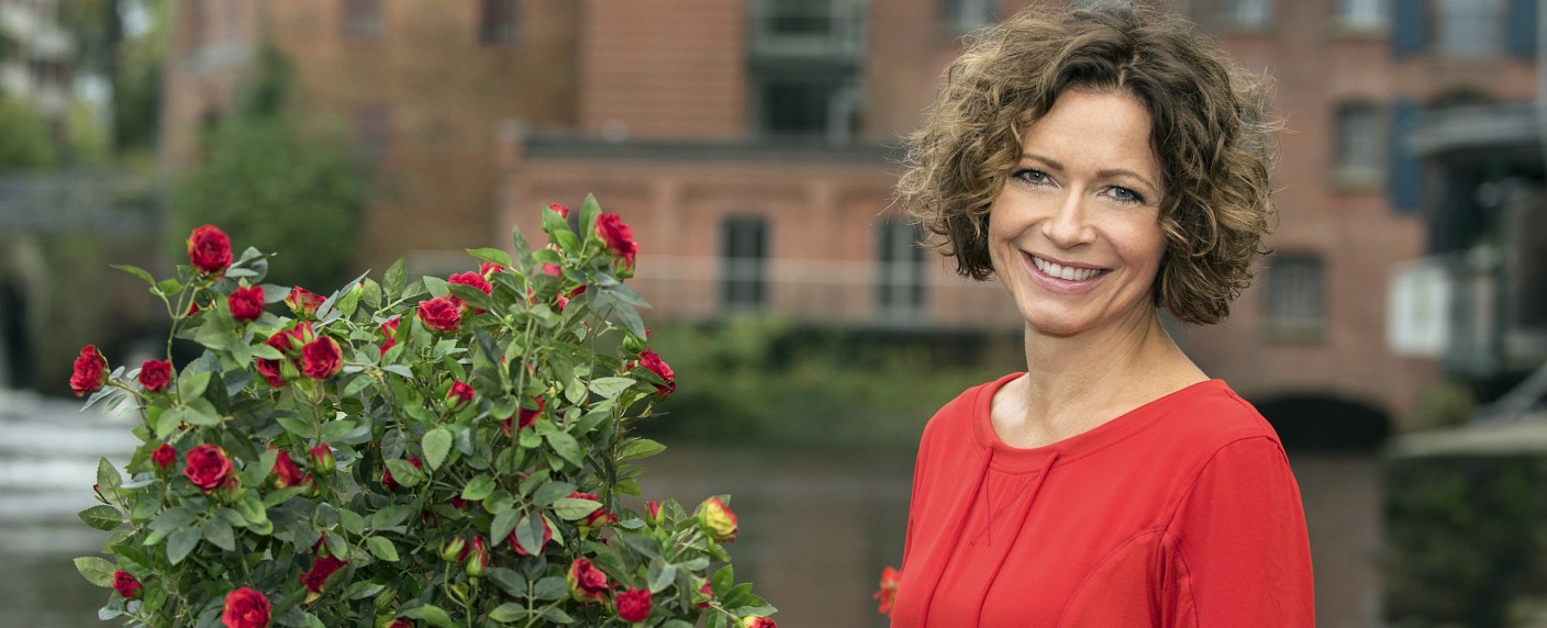„Rote Rosen“: Madeleine Niesche ist Protagonistin der 15. Staffel – ARD gibt neue Serienheldin bekannt – Bild: ARD/​Nicole Manthey