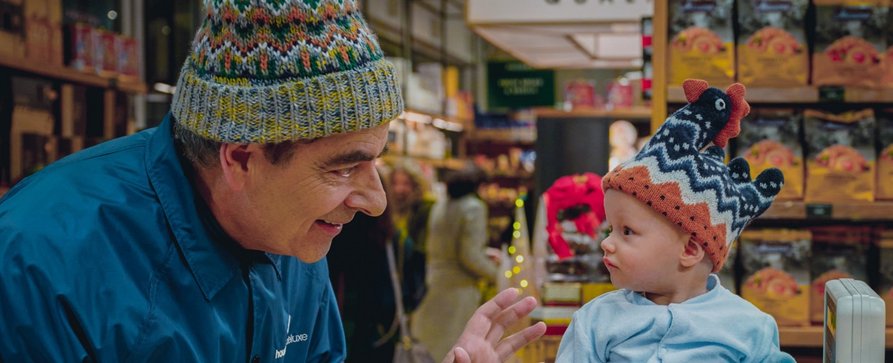 „Man vs Baby“: Neue Comedy mit Rowan Atkinson („Mr. Bean“) erscheint vor Weihnachten – Fortsetzung zur Netflix-Miniserie „Man vs Bee“ – Bild: Netflix