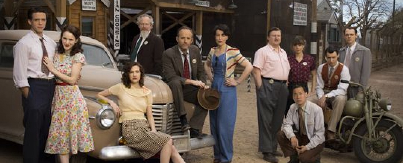 Manhattan – Review – TV-Kritik zum historischen Atombombendrama – von Gian-Philip Andreas – Bild: Lionsgate TV