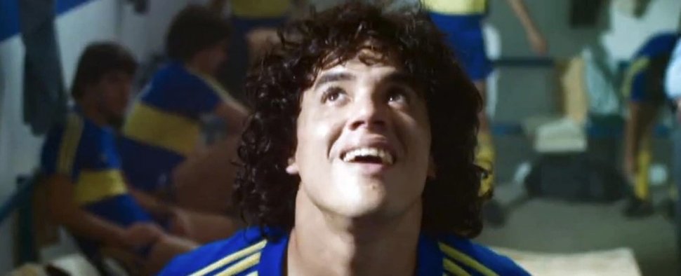 „Maradona: Sueño Bendito“: Nicolas Goldschmidt als Diego Maradona – Bild: Prime Video/Screenshot
