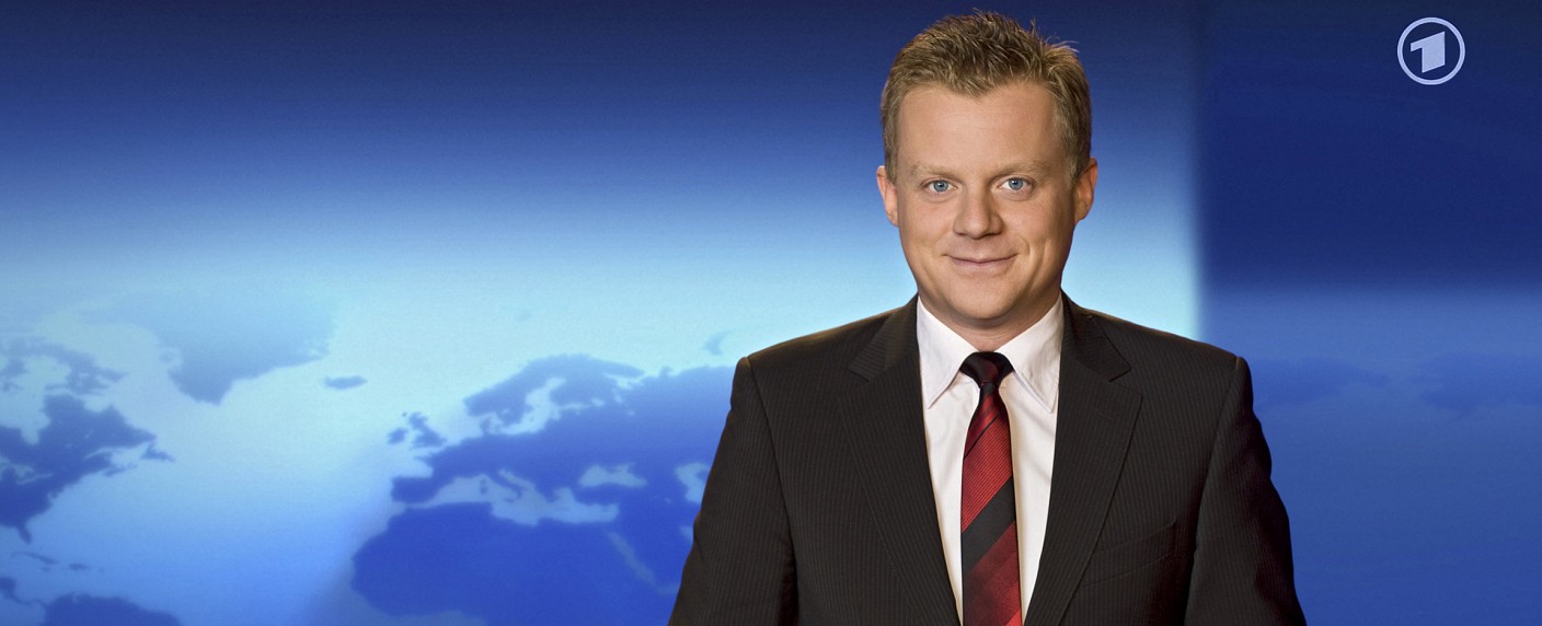 Marc Bator wechselt von der „Tagesschau“ zu Sat.1 – Nachfolger von Anchorman Peter Limbourg steht fest – Bild: NDR/​Holde Schneider