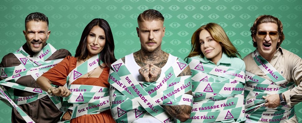 Marc Terenzi, Pinar Sevim, Paco Herb, Doreen Dietel und Erik alias Satansbratan (v. l.) ziehen in den „Promi Big Brother“-Container – Bild: Joyn/Marc Rehbeck