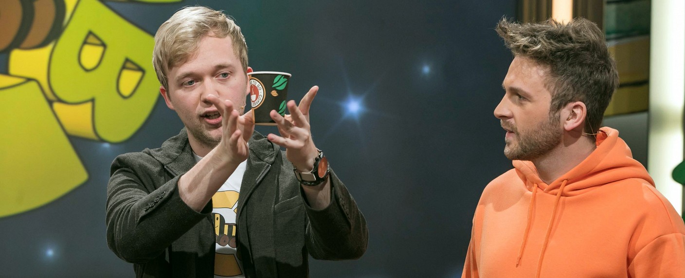 „Live nach Neun“: Neue Livesendung der ARD findet verbleibende Moderatorenteams – Marc Weide und Birgit Lechtermann sowie Alina Stiegler und Heinrich Schafmeister – Bild: SWR/​Sabine Stumpp