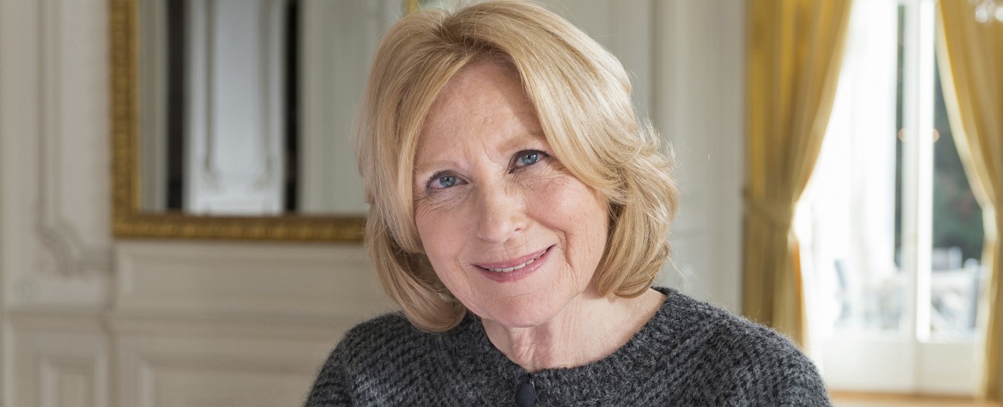 „Kroymann“: Das Erste startet neue Sketchcomedy mit Maren Kroymann – Team von „Die unwahrscheinlichen Ereignisse“ steht hinter dem Format – Bild: SWR/​Alexander Kluge