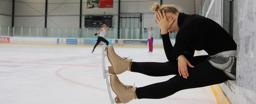 „Alles was zählt“ besinnt sich auf seine Eiskunstlauf-Wurzeln – Bild: RTL