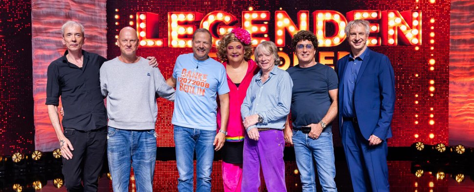 Mario Barth mit den „Legenden der Comedy“ – Bild: RTL/Sebastian Drueen@Hauptstadt Helden