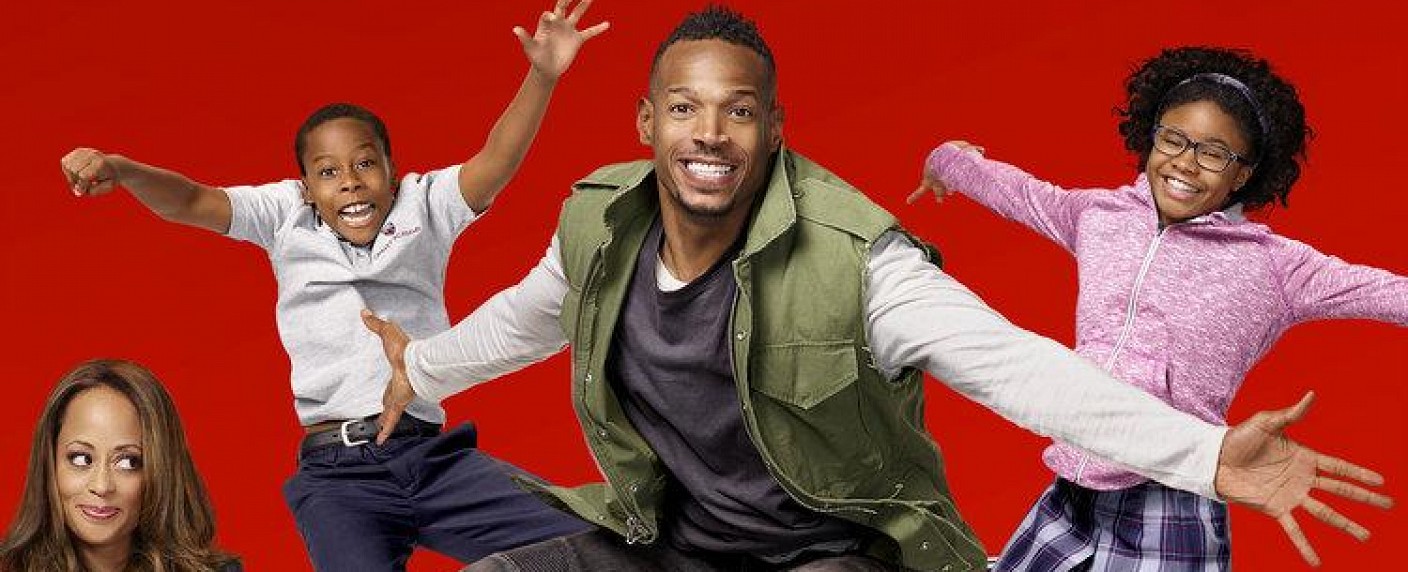 „Marlon“: NBC verlängert Sitcom um zweite Staffel – Familiensitcom stach „Salvation“, „Zoo“ und „Somewhere Between“ aus – Bild: NBC