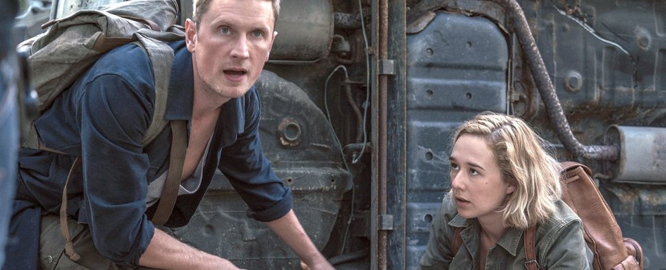 Martin (Mikkel Boe Følsgaard) und Simone (Alba August) in der zweiten Staffel von „The Rain“ – Bild: Per Arnesen/Netflix