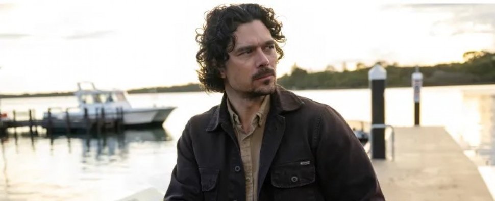 Für Martin Scarsden (Luke Arnold) wird es dieses Mal persönlich – Bild: Stan