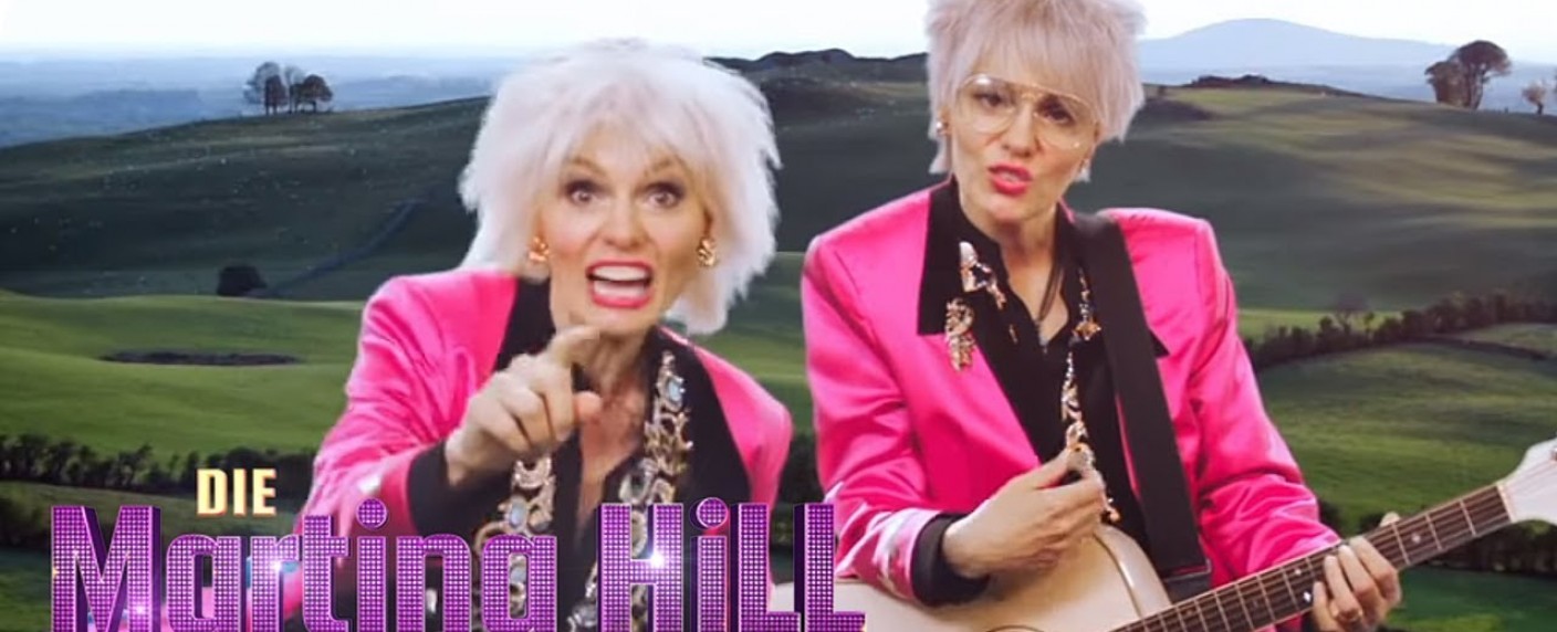 „Die Martina Hill Show“: Sketchcomedy kehrt mit dritter Staffel zurück – Comedy mit Martina Hill wechselt erneut den Sendeplatz – Bild: Sat.1/​Screenshot