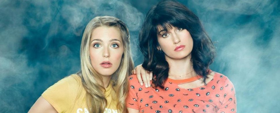 Paige (l., Jessica Rothe) und Jordan (Scout Durwood) in „Mary + Jane“ – Bild: MTV